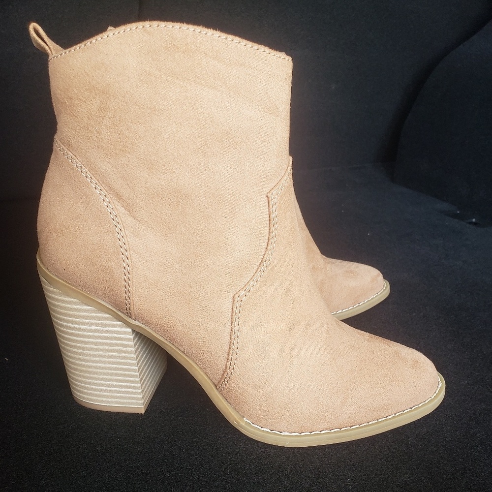 EXPRESS booties